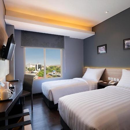Batiqa Hotel Darmo - Surabaya Exteriör bild