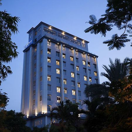 Batiqa Hotel Darmo - Surabaya Exteriör bild