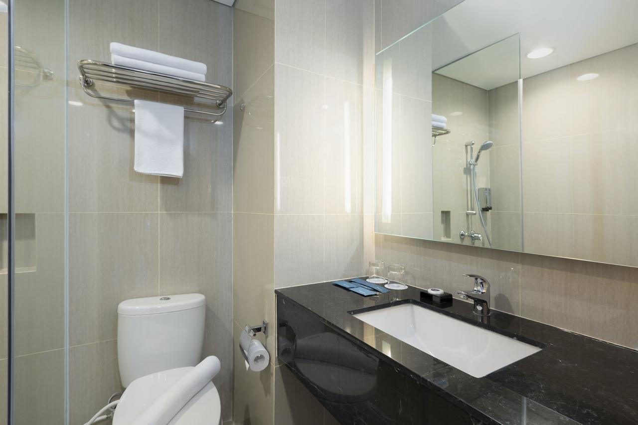 Batiqa Hotel Darmo - Surabaya Exteriör bild