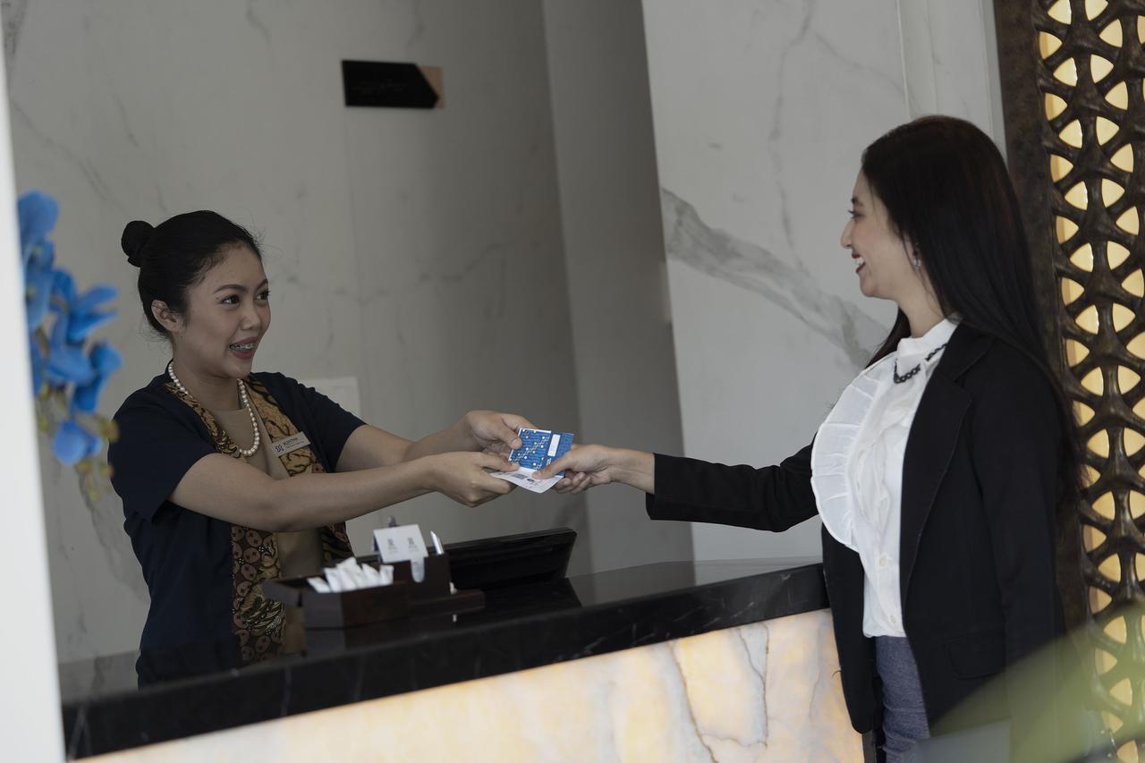 Batiqa Hotel Darmo - Surabaya Exteriör bild