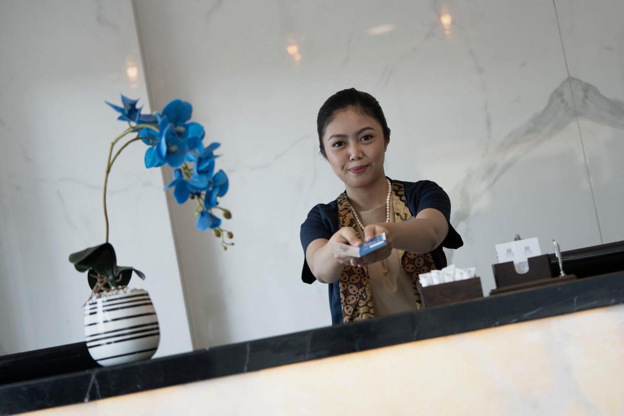 Batiqa Hotel Darmo - Surabaya Exteriör bild